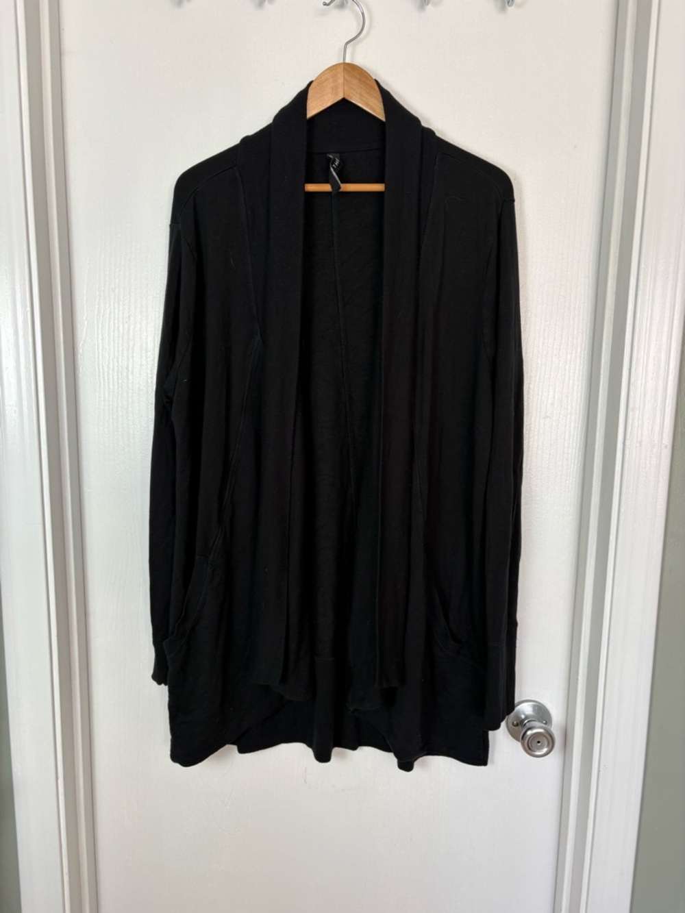 Athleta Black Open-Front Shawl Collar Cardigan Plus White Fabletics Tank XL - Picture 4 of 6